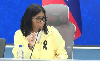 Delcy Rodríguez agradece a Bad Bunny por su solidaridad y ayuda con Venezuela