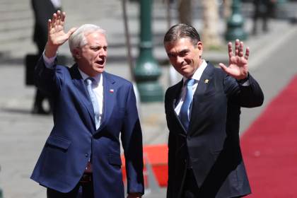 Kast llega a La Paz para abrir una nueva etapa en relación bilateral entre Bolivia y Chile