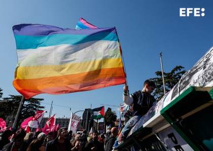 Decenas de miles de personas contra la guerra en la marcha "No Kings" en Roma