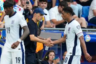 Roban las botas y los balones de la selección inglesa antes de su llegada a Kansas City