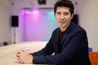 Paco Cerdà: "Las redes sociales juegan un papel peligroso en la reescritura del pasado"