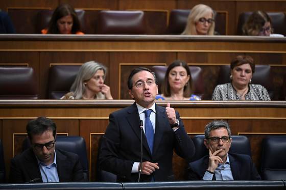 Albares destaca el encuentro de Felipe VI con Sheinbaum en un "momento extraordinario"