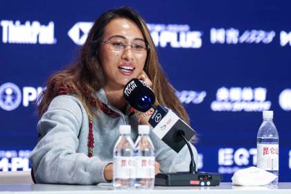 La china Zheng Qinwen admite "decisiones equivocadas" tras operarse del codo