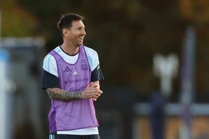 Argentina ensaya su once de gala con Messi para enfrentar a Mauritania