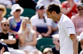 Medvedev termina con la aventura de Mérida en Wimbledon
