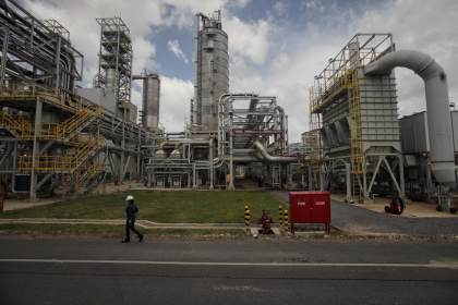 Industria química mexicana reclama energía pese a tener un 30 % de capacidad ociosa