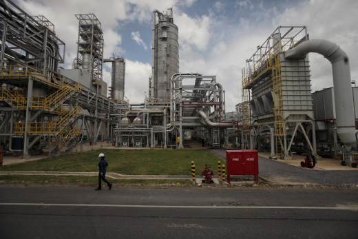 Industria química mexicana reclama energía pese a tener un 30 % de capacidad ociosa