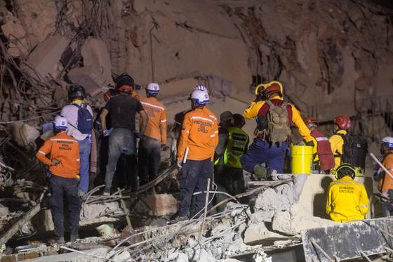 Suben a 106 los españoles desaparecidos en Venezuela y localizados 14 bajo los escombros