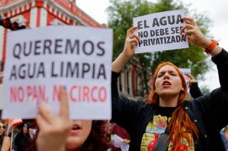 Habitantes del oeste de México alertan de agua contaminada durante el Agua KK Fest