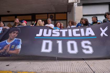 Peritos descartan muerte súbita de Maradona y apuntan a una agonía prolongada