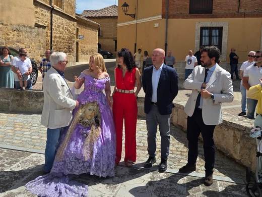 Redondo alaba la labor del Museo de los Cuentos para visibilizar a las mujeres en el arte