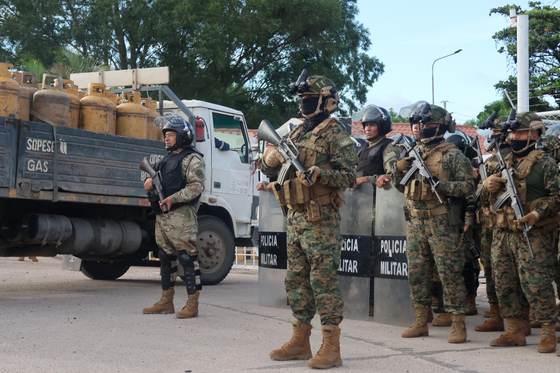 El presidente de Bolivia dice que hubo "un sabotaje" al combustible en el país