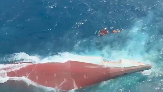 Equipos de EE. UU. y Hong Kong buscarán a los 129 desaparecidos del naufragio en Indonesia