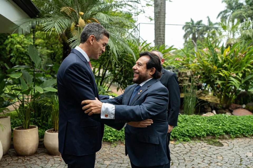 Peña y el vicepresidente de El Salvador repasan "temas de interés común" en Asunción