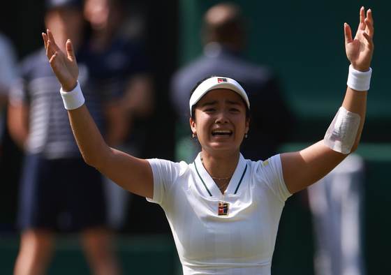 Eala despide a la campeona, Swiatek