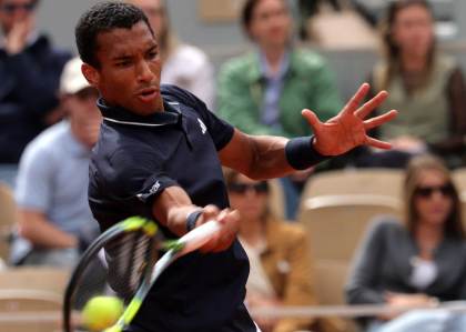 Auger-Aliassime pasa de ronda con apuros ante el argentino Ugo Carabelli en Shanghái