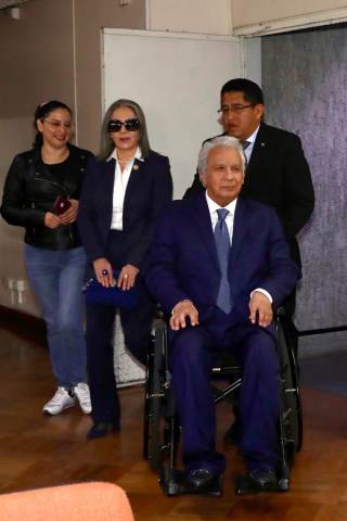 El expresidente ecuatoriano Lenín Moreno es condenado a cinco años de cárcel por sobornos