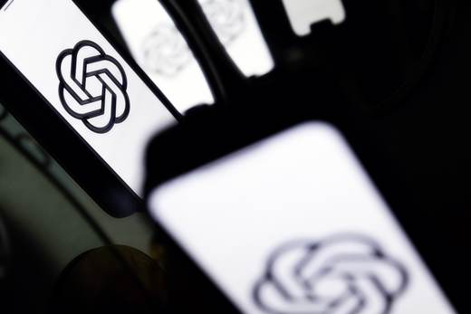 Los modelos de IA pasan "subliminalmente" rasgos no deseados al entrenar a otros sistemas