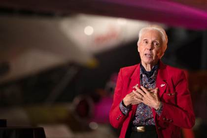 Muere Wally Funk, pionera de la aviación y la mujer de mayor edad en viajar al espacio