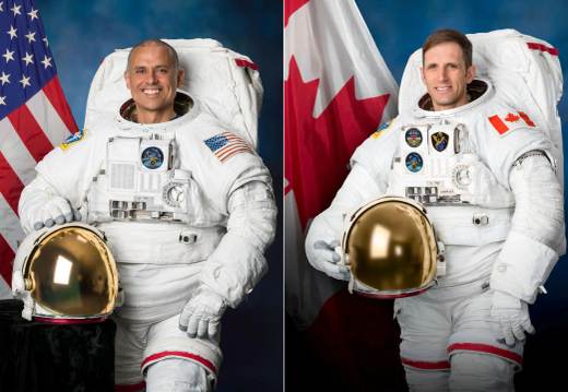 Dos astronautas inician una caminata espacial para instalar un panel solar en la EEI