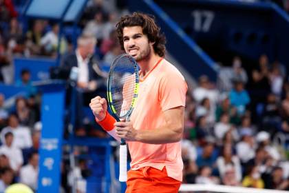 Alcaraz remonta un set en contra ante Munar y pasa a la final del torneo de Tokio