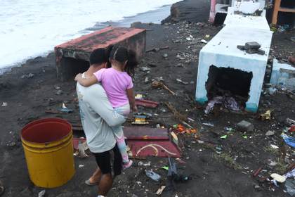 Cristina evidencia la crisis por avance del mar en pueblos costeros del sur de Guatemala