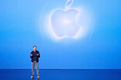 Apple da el salto a los plegables con 'iPhone Duo', que costará 1.999 dólares