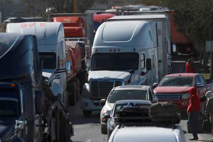 Transportistas y campesinos alistan bloqueos en carreteras por inseguridad en México