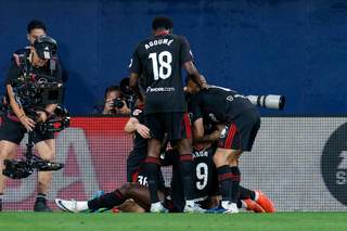 2-3.- El Sevilla acaricia la permanencia tras remontar a un Villarreal relajado
