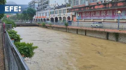 China suma cerca de 29.000 evacuados por el tifón Narra y fuertes lluvias en el norte