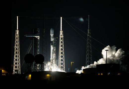 Millonaria multa a Meta, robots más rápidos, IA en el espacio y más clics tecnológicos