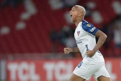 3-2. El brasileño Deyverson da el triunfo a Liga de Quito, que se sitúa líder del Grupo G