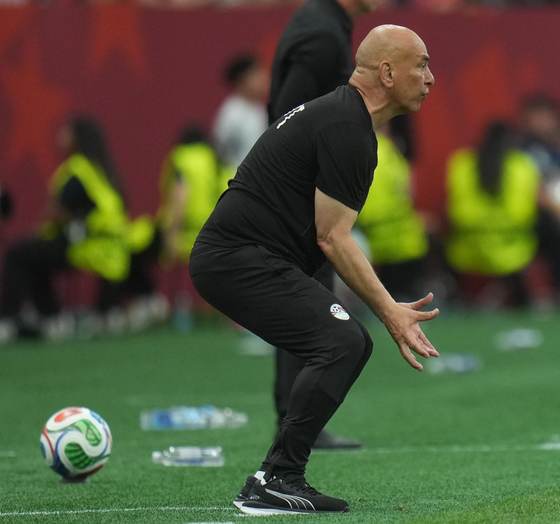 Hossam Hassan destaca la reacción de Egipto en la "histórica" victoria ante Nueva Zelanda