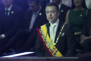 El presidente de Ecuador anuncia una próxima "gran compra de medicinas" en el exterior