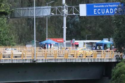 Preocupación y pérdidas "gigantes" en frontera Ecuador-Colombia tras subida de aranceles
