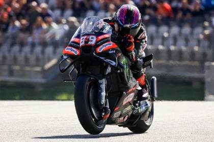 Jorge Martín vence en la 'esprint' y recupera el liderato del mundial