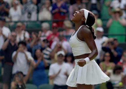 Gauff sobrevive a una gran Solana Sierra