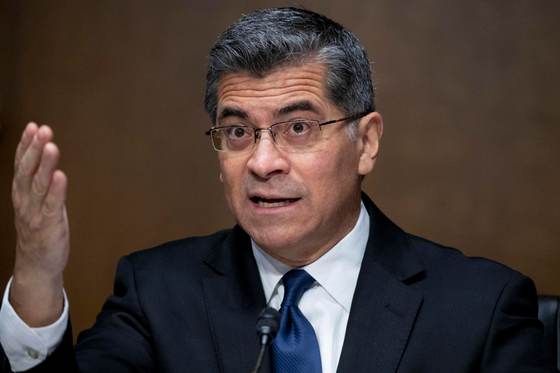 El demócrata Xavier Becerra lidera las encuestas para las primarias a la gobernación de California