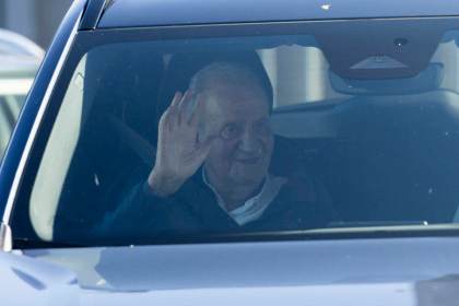 El rey Juan Carlos llega a Galicia en su quinta visita este año para volver a navegar