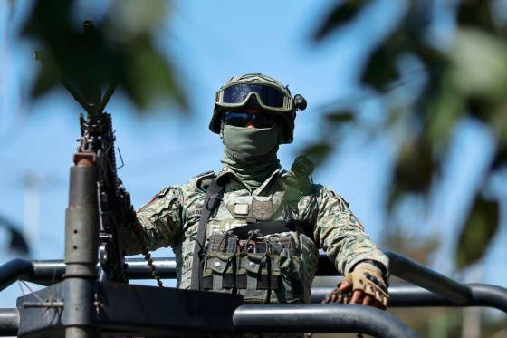 Liberan a tres secuestrados y decomisan armas largas y explosivos en norte de México