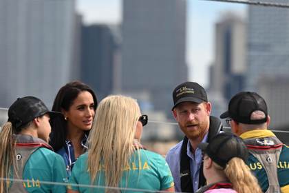 El príncipe Enrique y Meghan Markle se reúnen con supervivientes del ataque de Bondi
