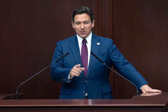 Comienza la batalla judicial en Florida contra el polémico mapa electoral de DeSantis